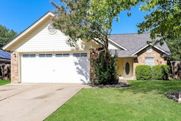 6329 North Park Dr Watauga, TX 76148